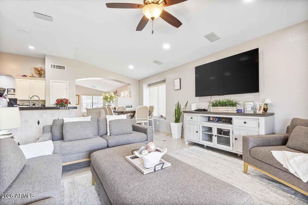 1504 E BOWKER Street