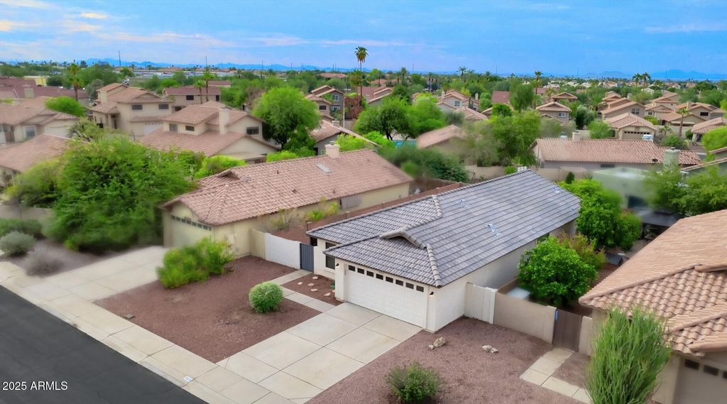 Photo of 3925 E Graythorn Street, Phoenix, AZ 85044 (MLS # 6933976)