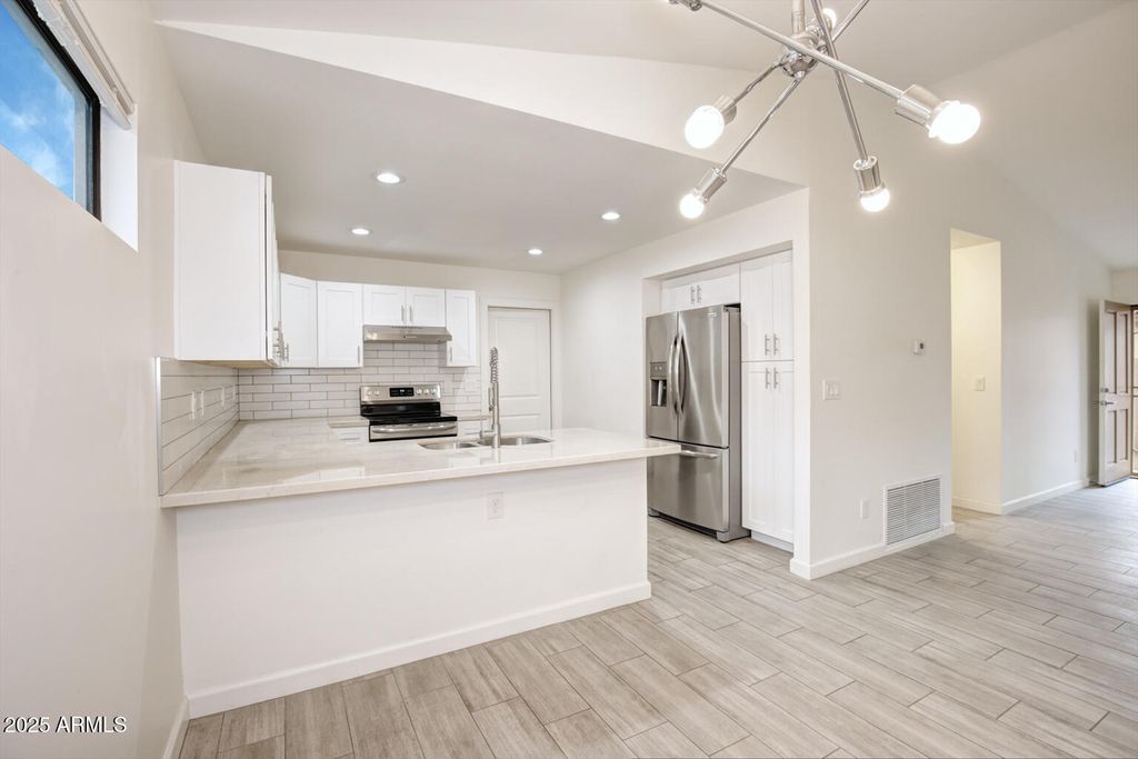 Photo of 3925 E Graythorn Street, Phoenix, AZ 85044 (MLS # 6933976)