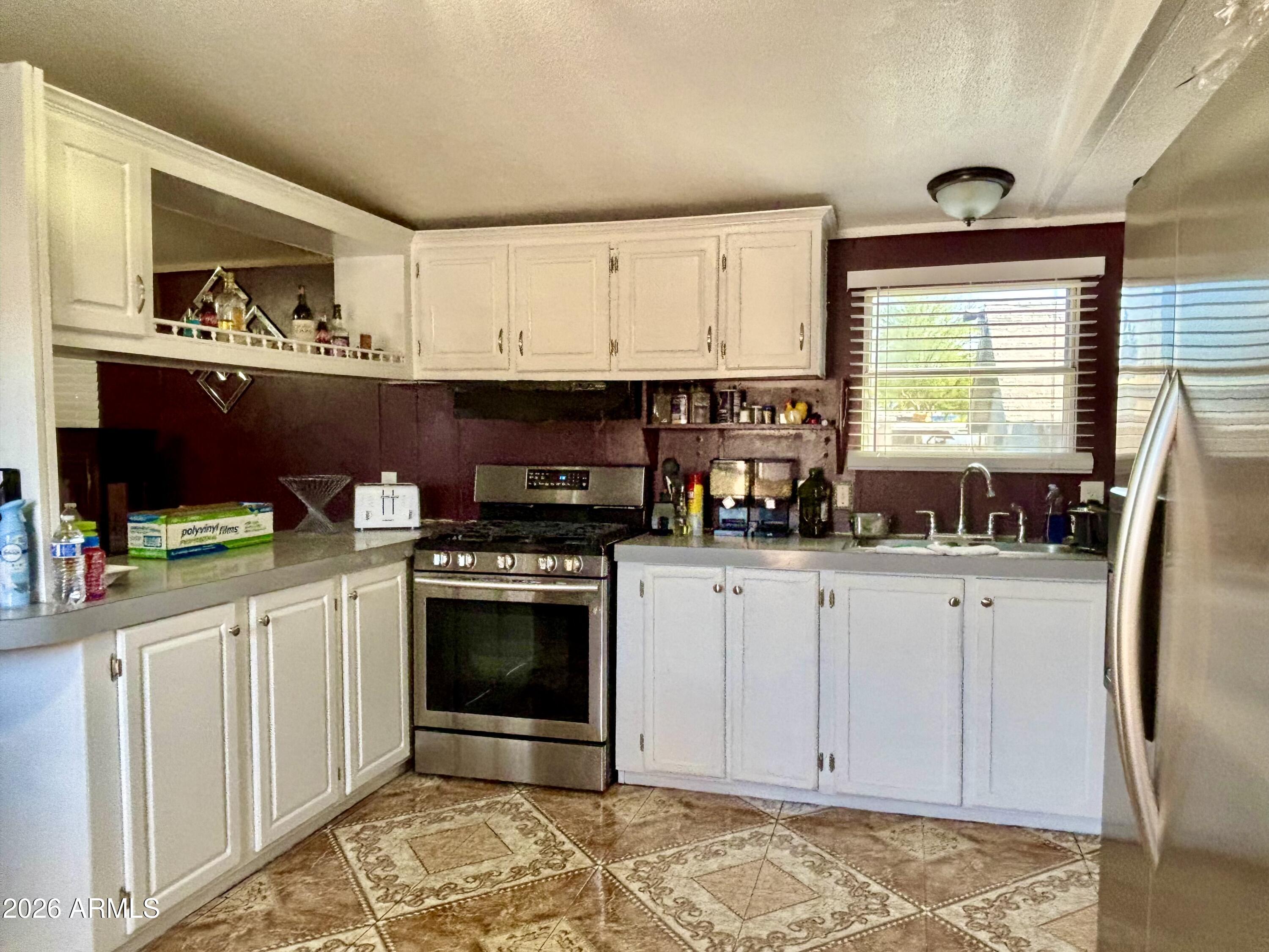 5484 N 43RD Avenue 5