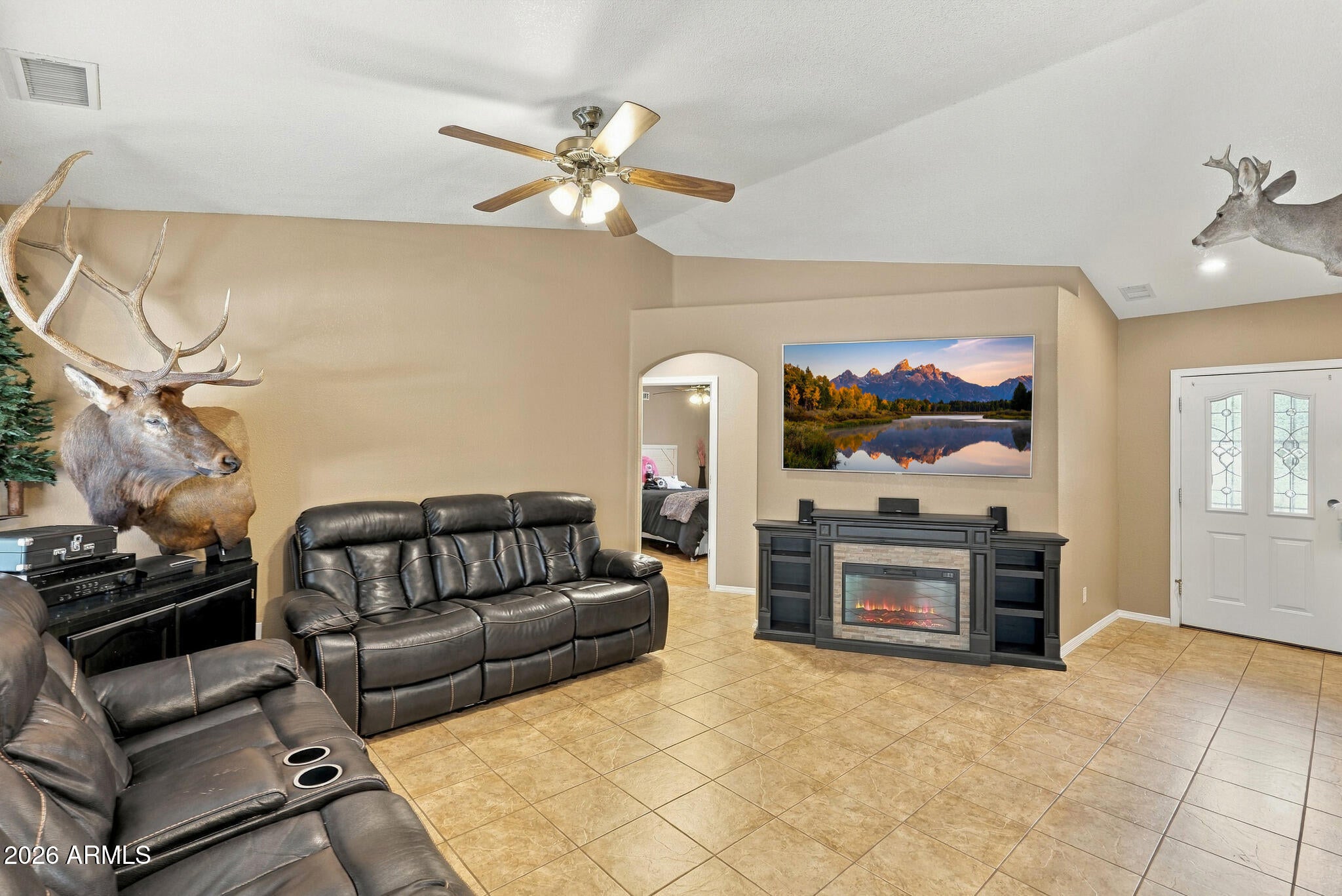 Properties 605 N WILDERNESS Trail