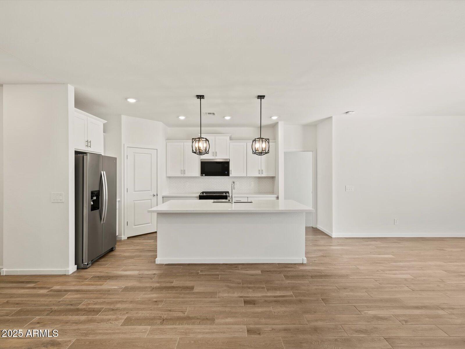 15914 W COTTONTAIL Lane