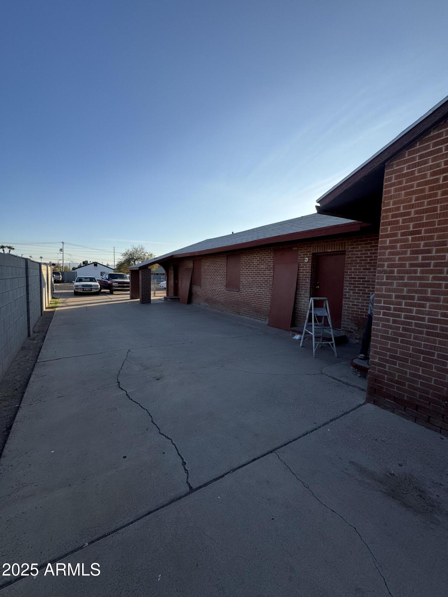 2230 E TAYLOR Street