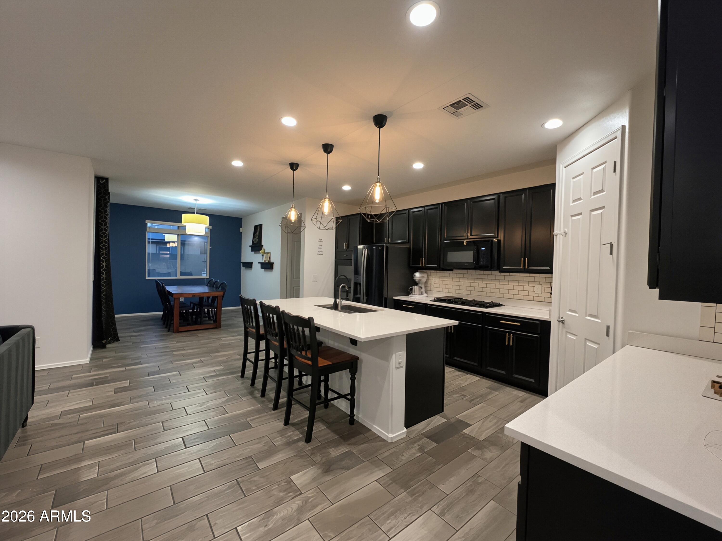 7914 W PUEBLO Avenue