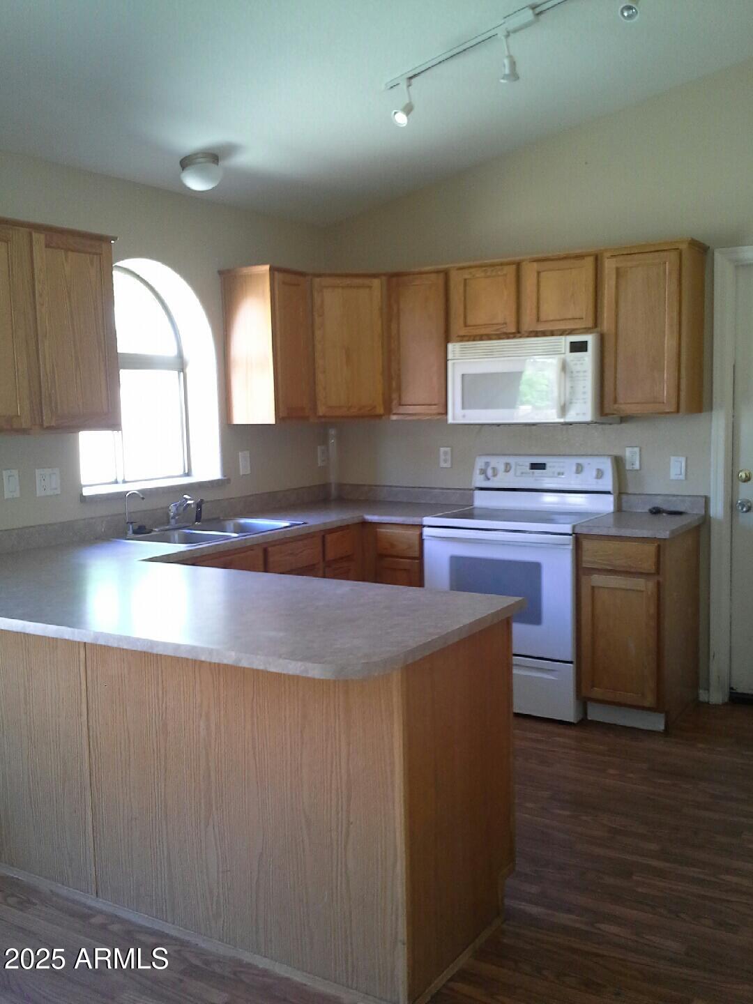 16735 W TAYLOR Street