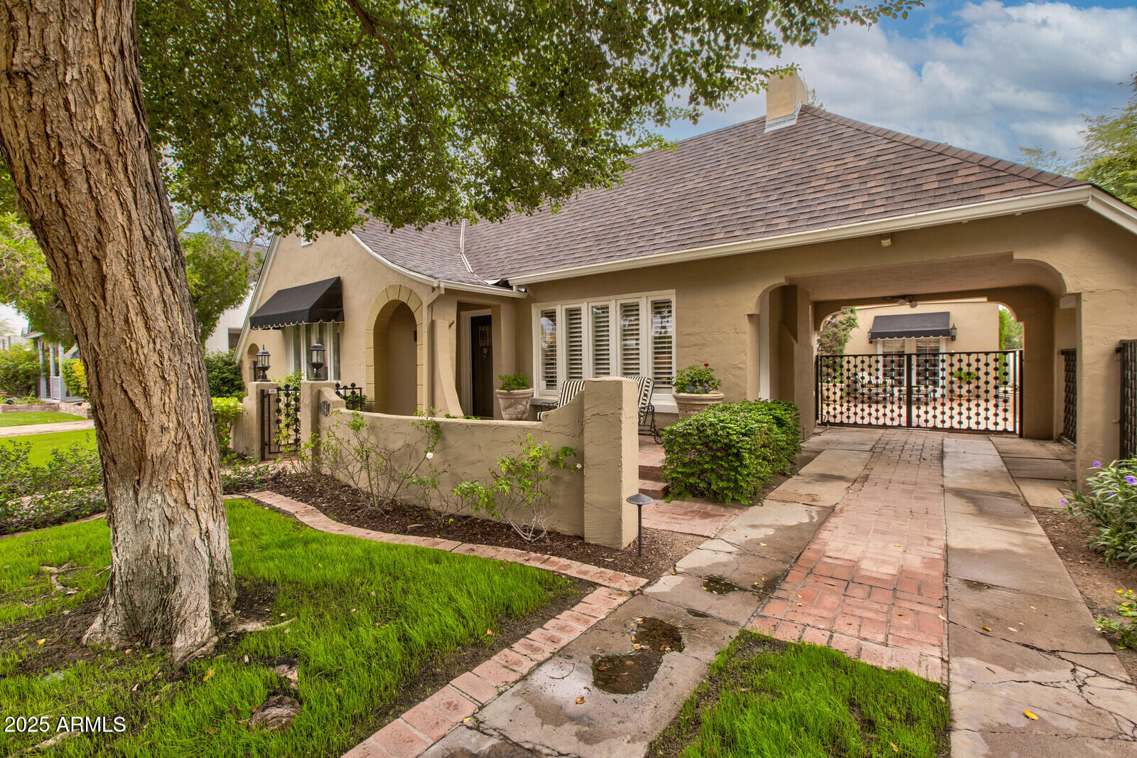 34 W VERNON Avenue