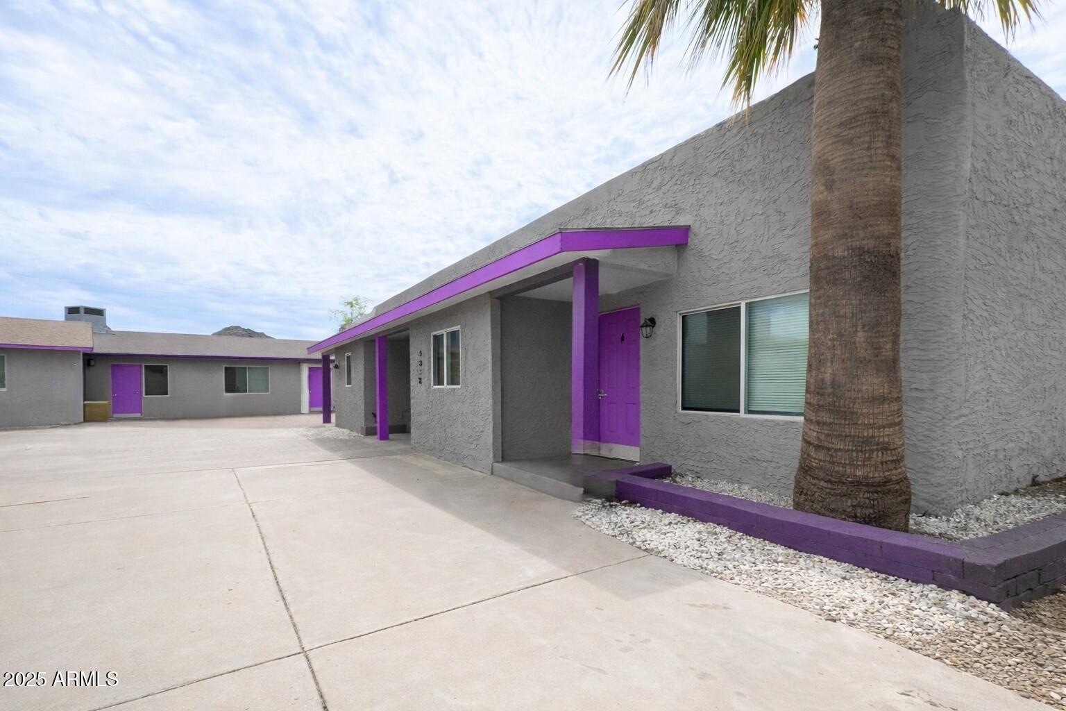 8939 N 8TH Street