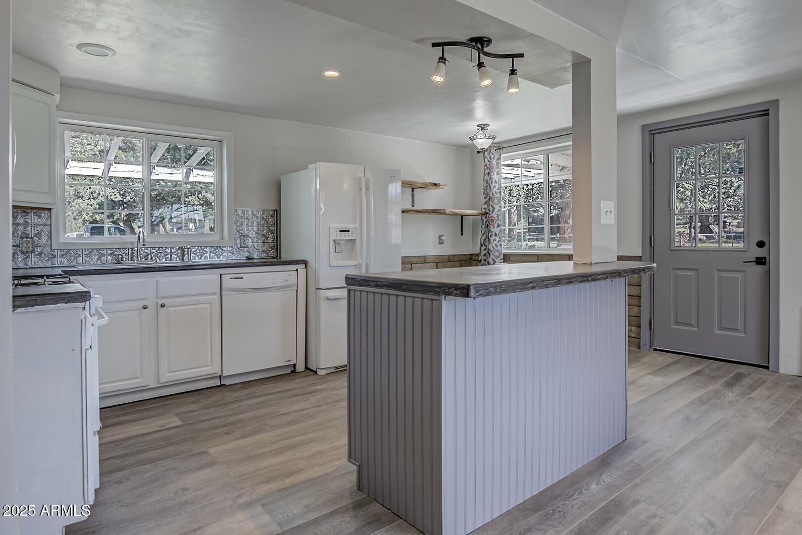 3276 N Juniper Trail