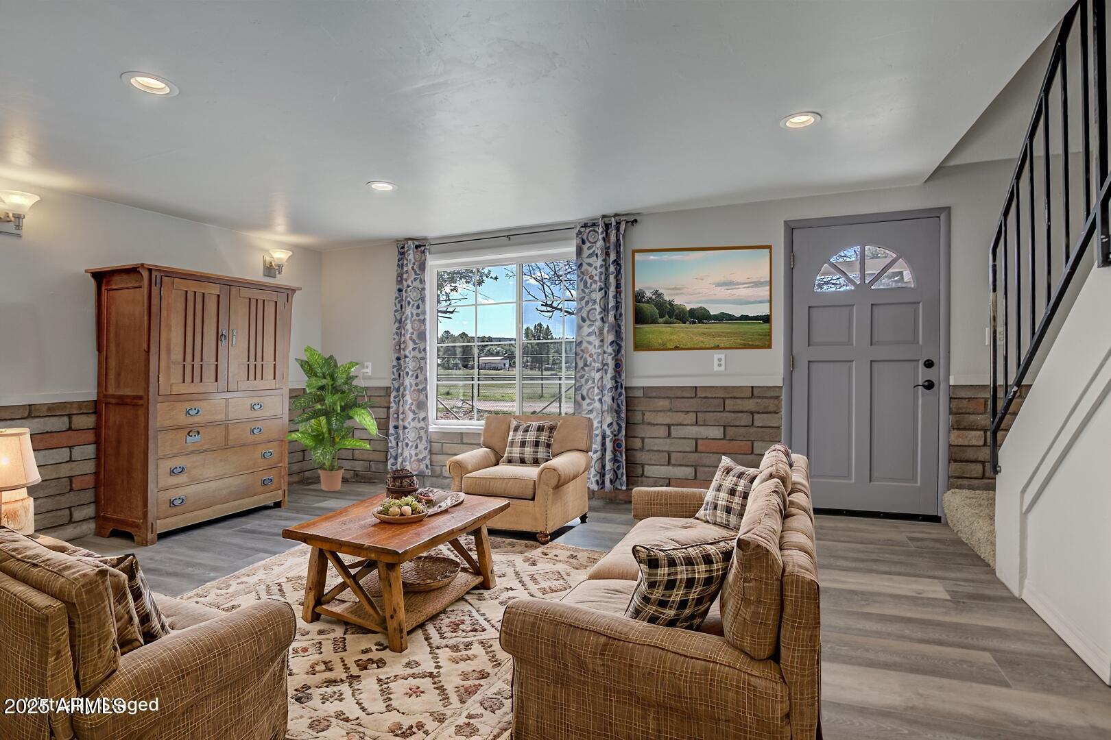 3276 N Juniper Trail