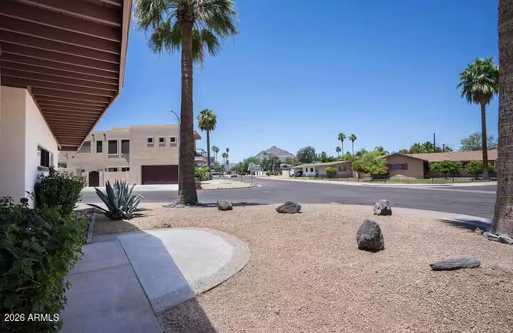 7501 E MINNEZONA Avenue