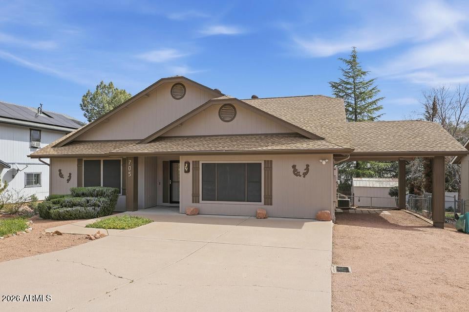 Properties 705 W SHERWOOD Drive