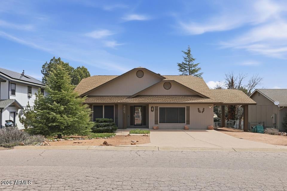 Properties 705 W SHERWOOD Drive