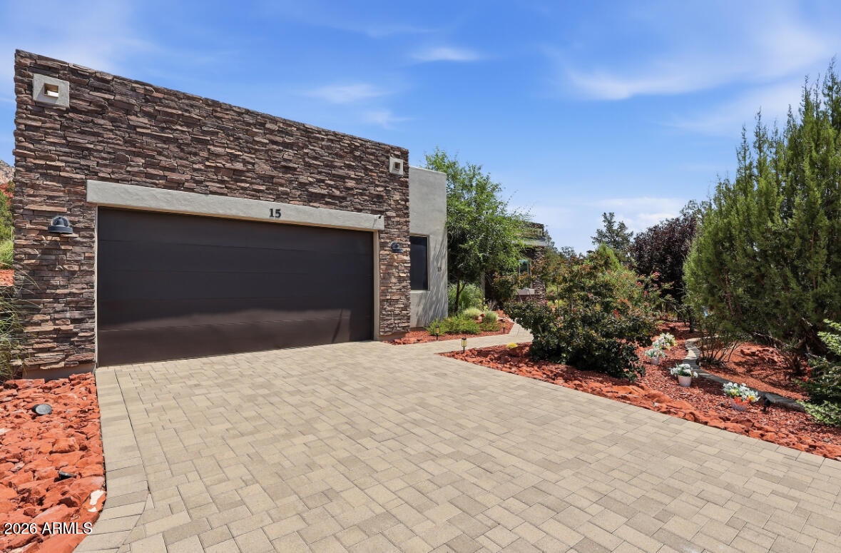 15 STETSON Court