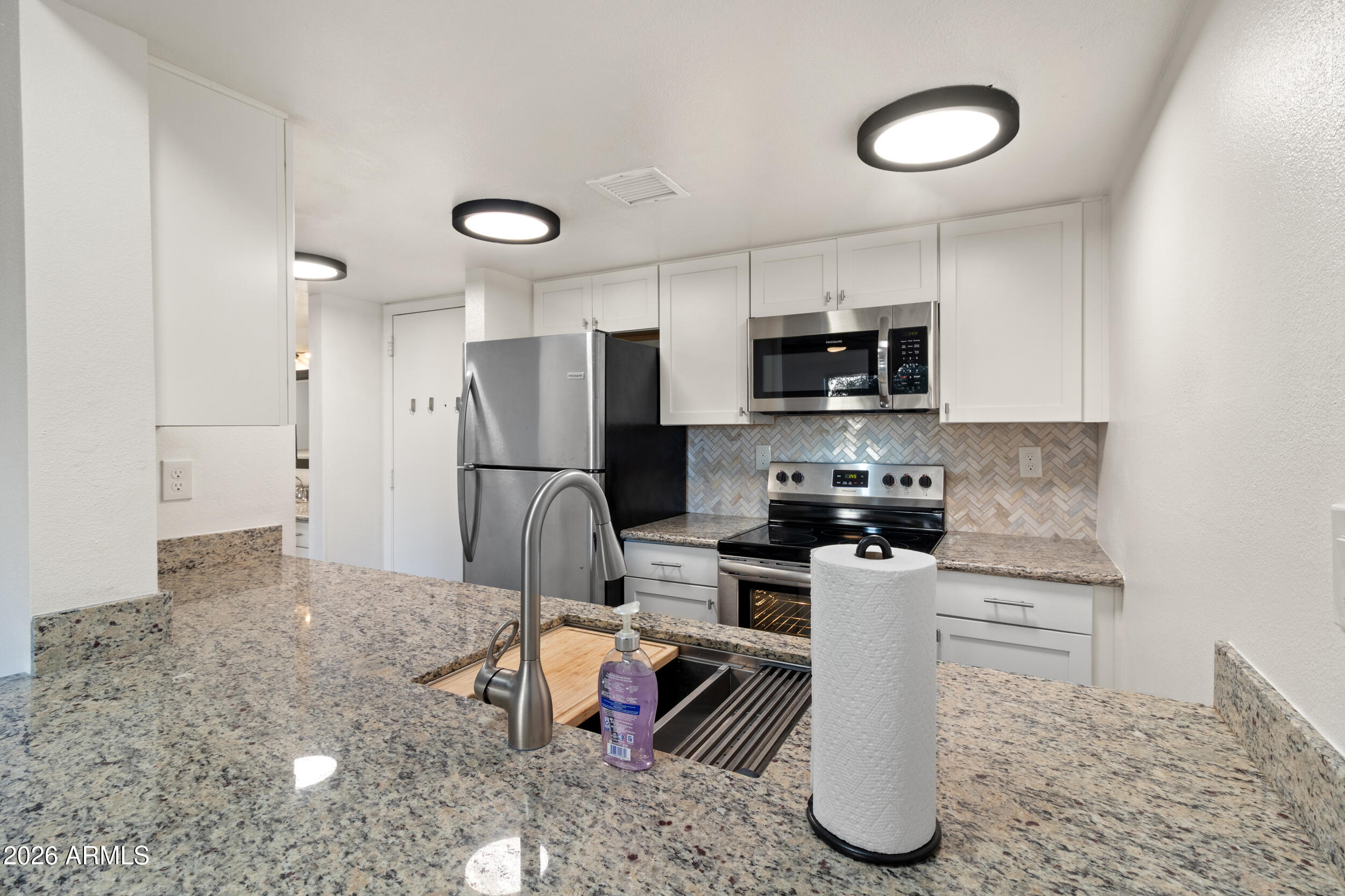 3033 E DEVONSHIRE Avenue 1018