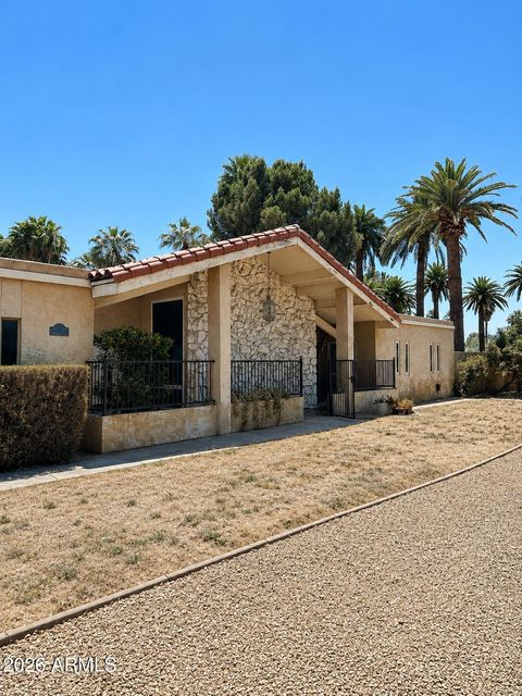Photo of 7031 N Central Avenue, Phoenix, AZ 85020 (MLS # 7034649)