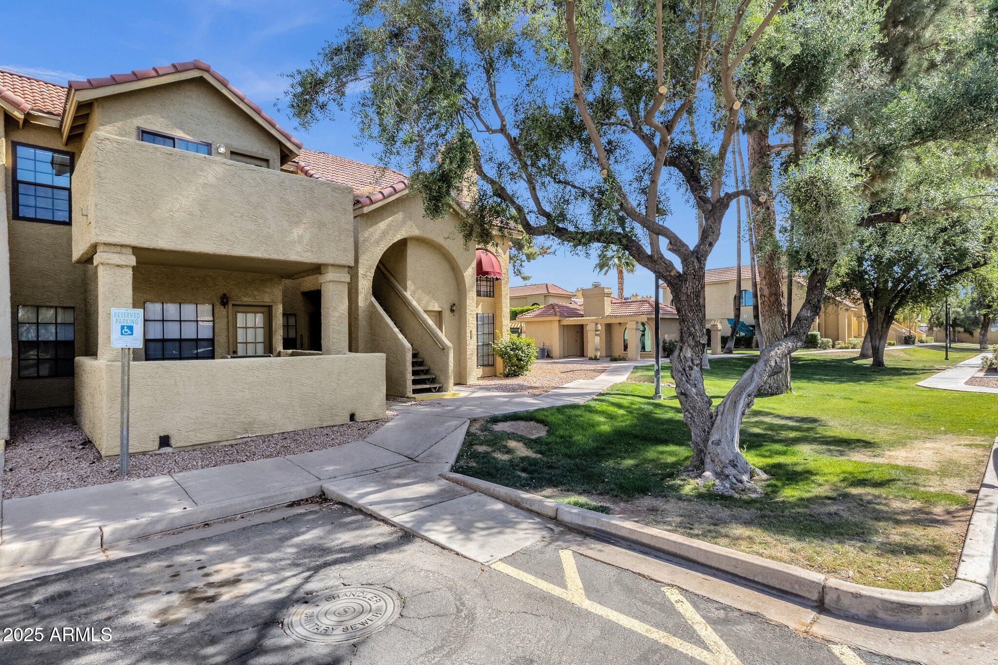 1126 W ELLIOT Road 2040