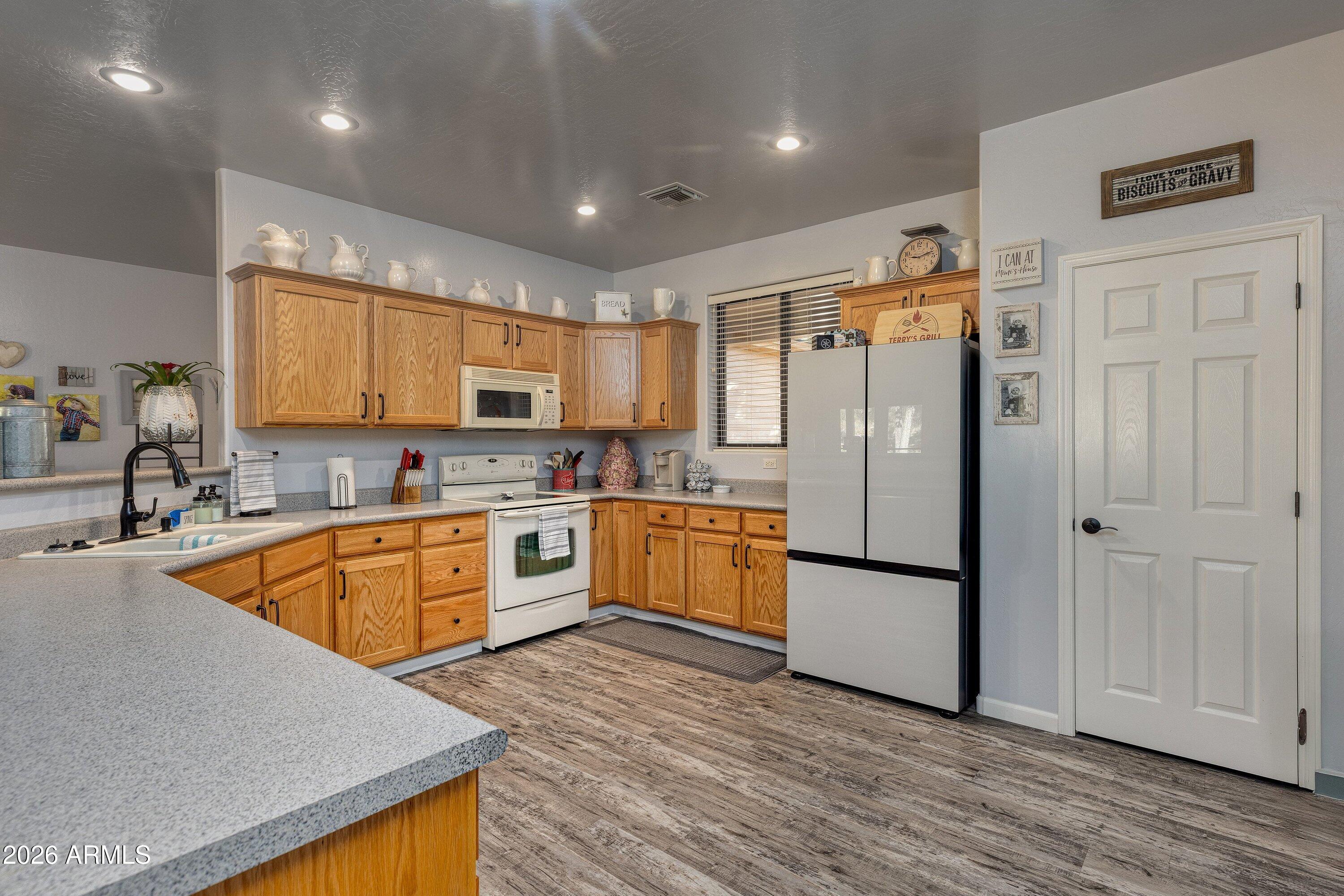 2110 N Cold Springs Point