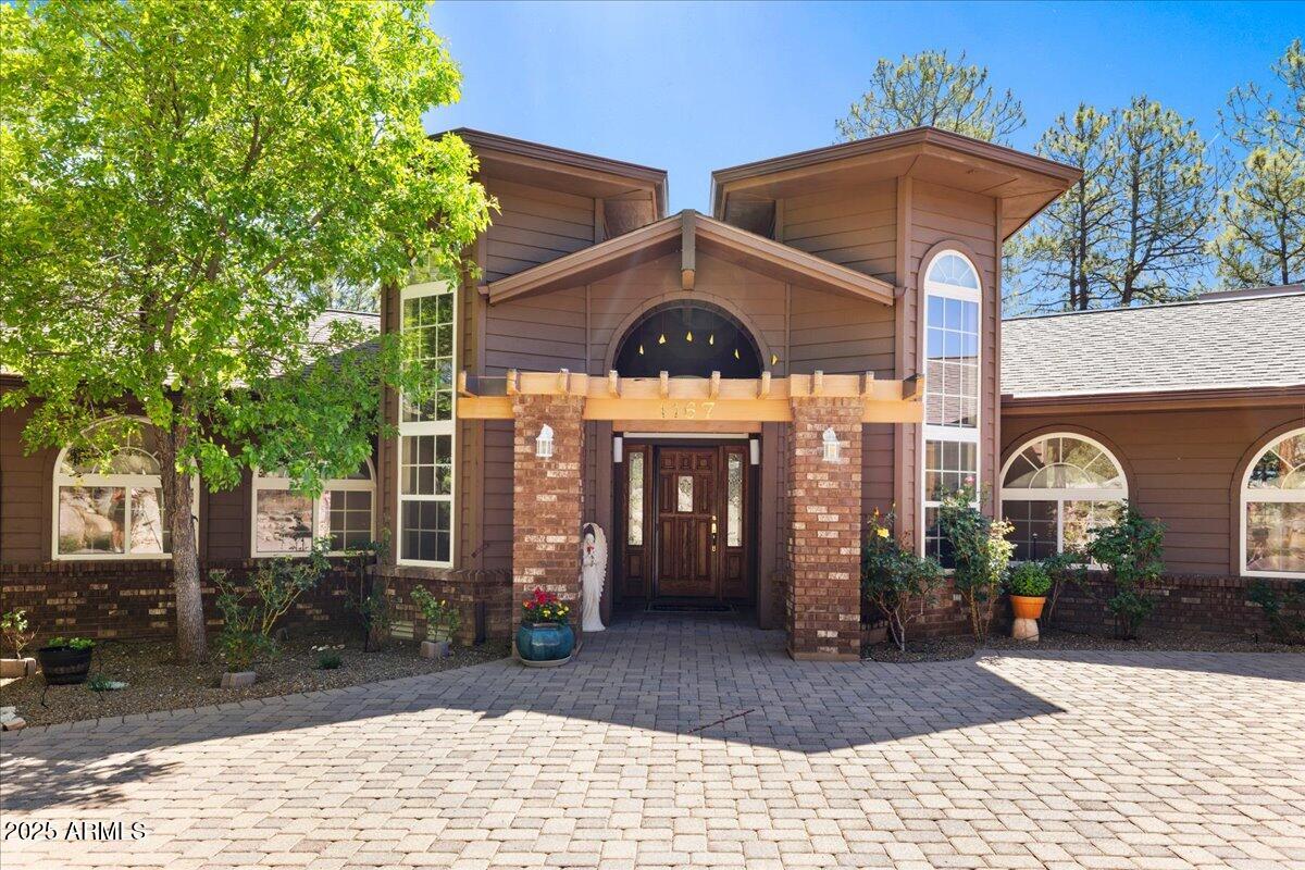 1167 EAGLES NEST --