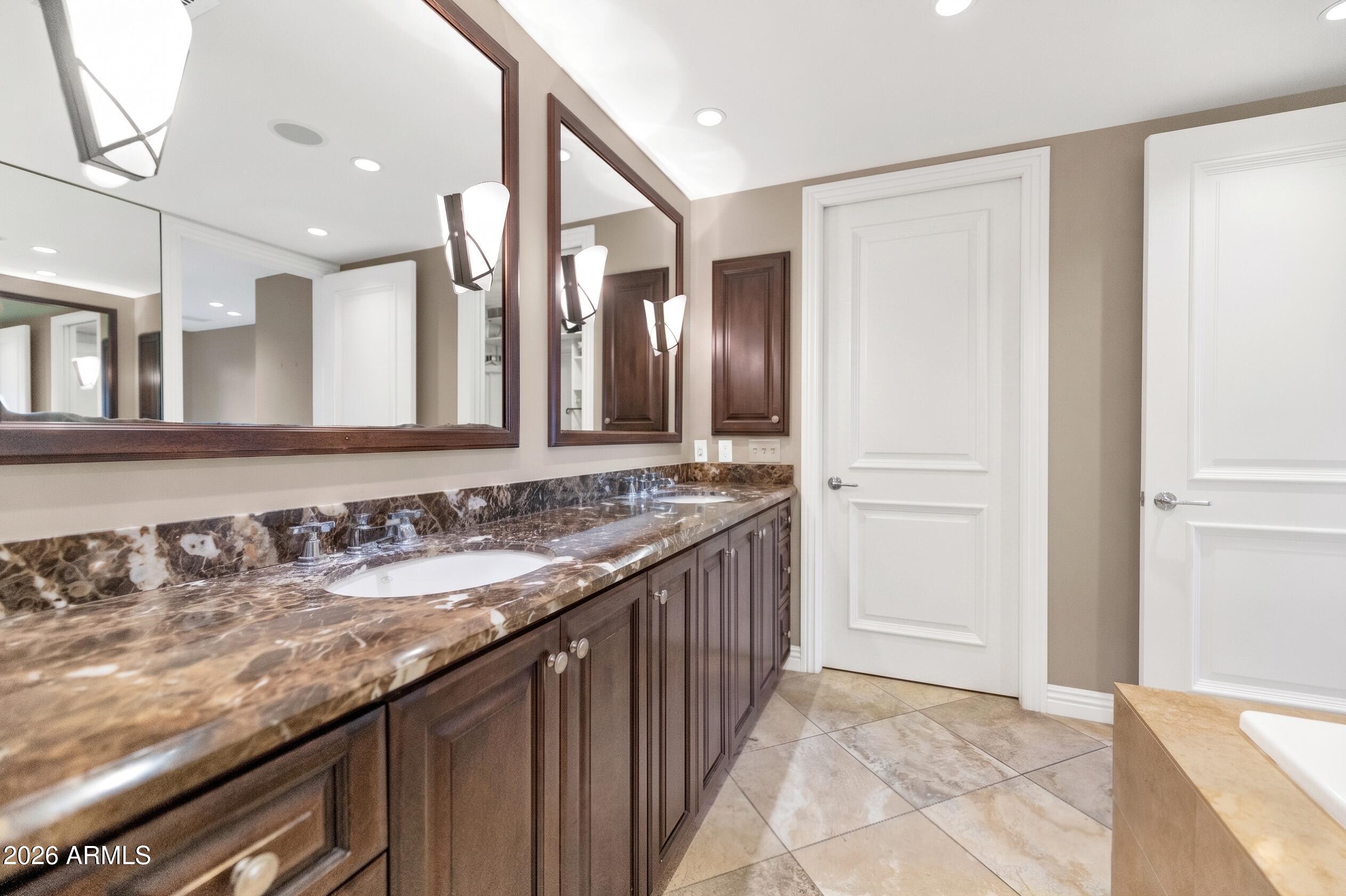 7175 E Camelback Road 404