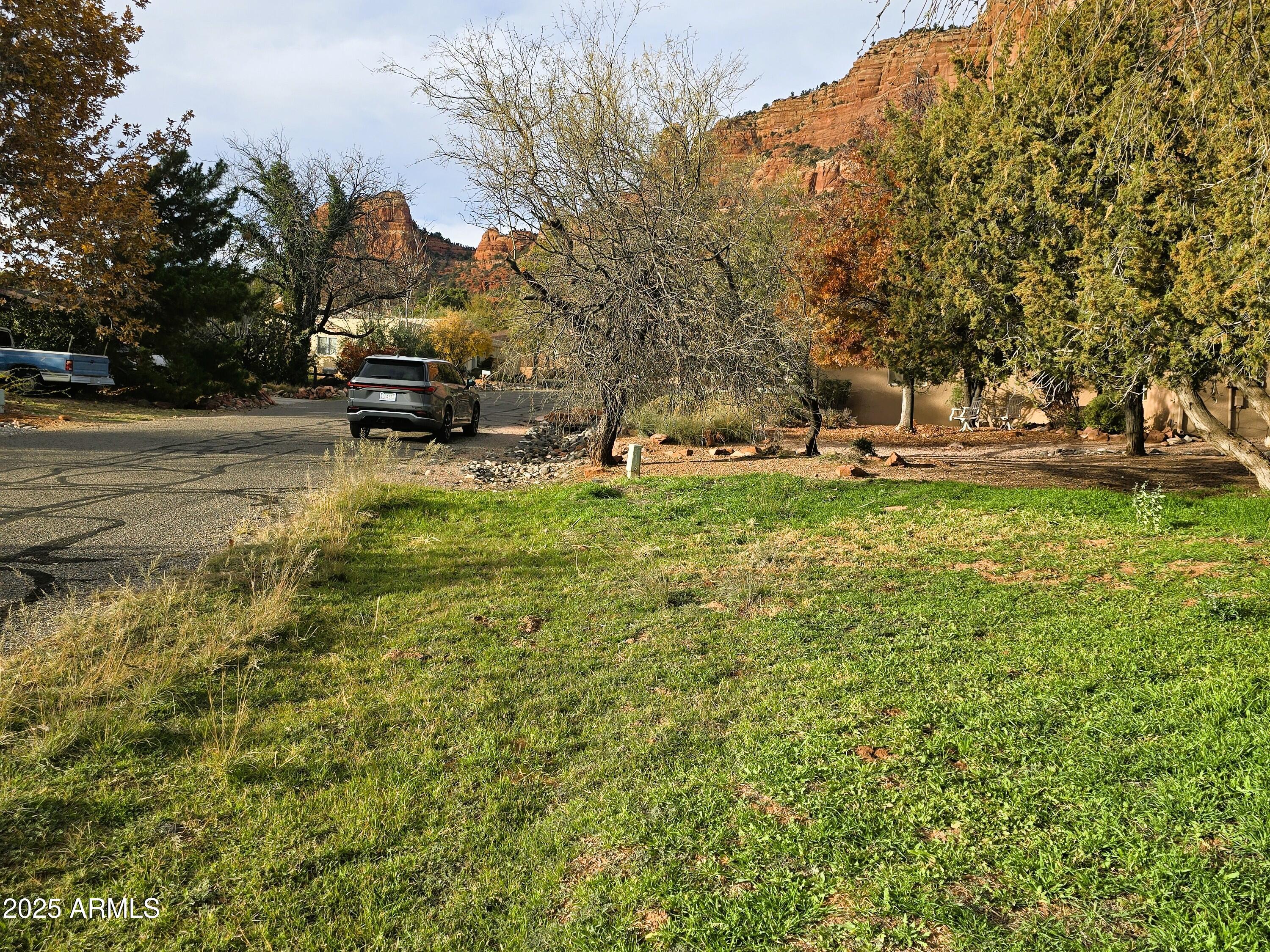 OAK CREEK - Land