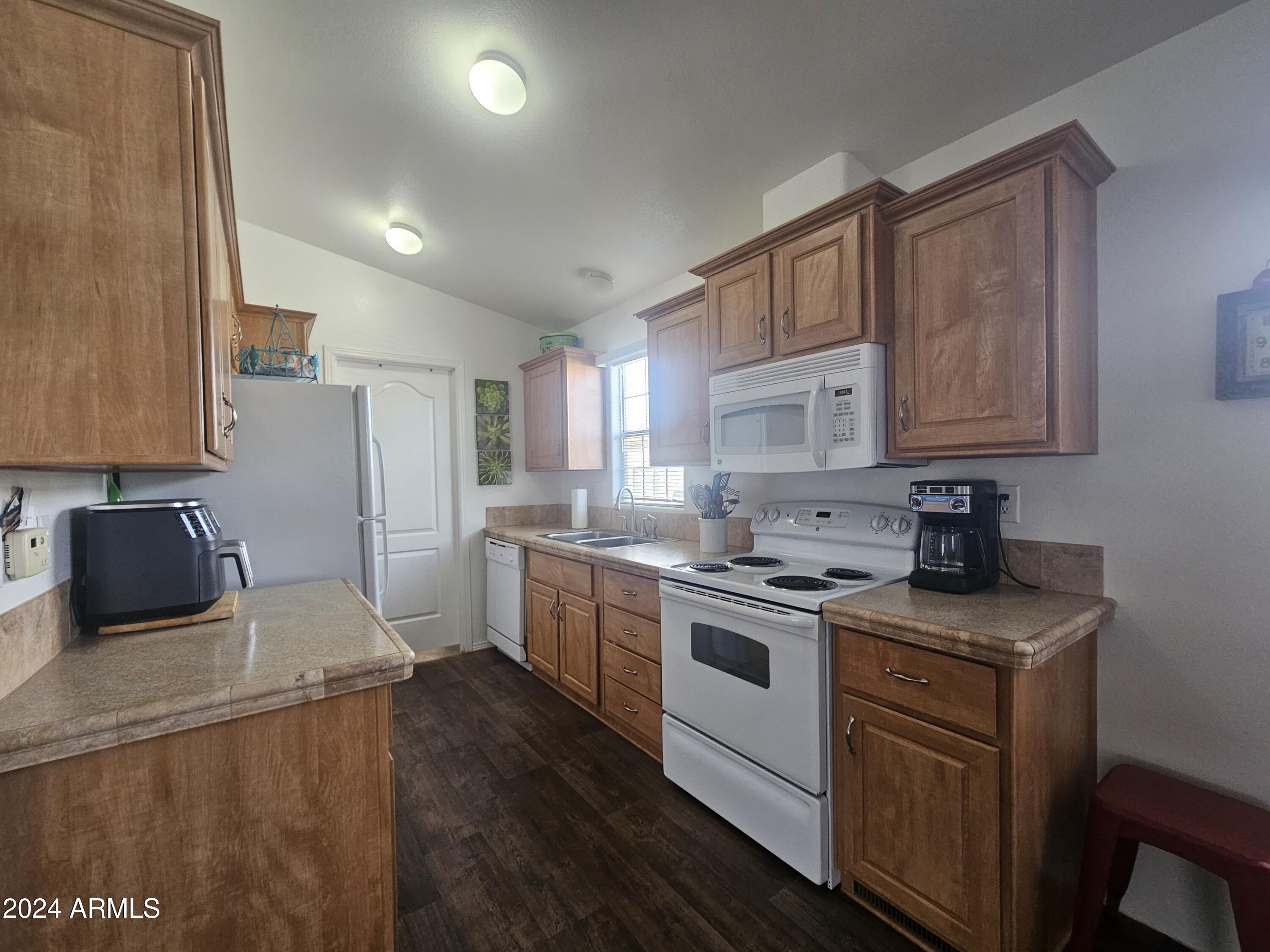 8700 E University Drive 545