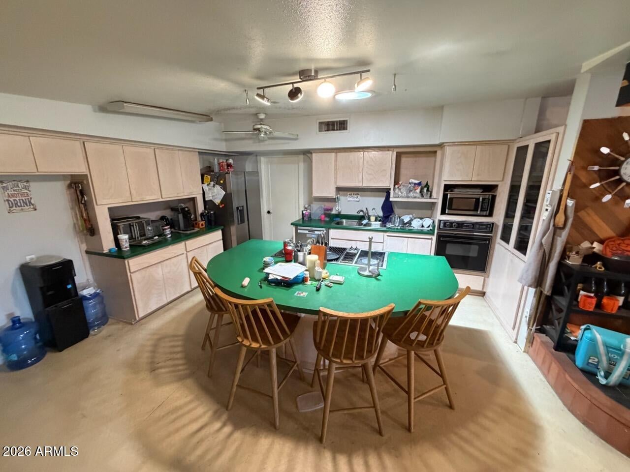 1550 W EL CAMINITO Drive