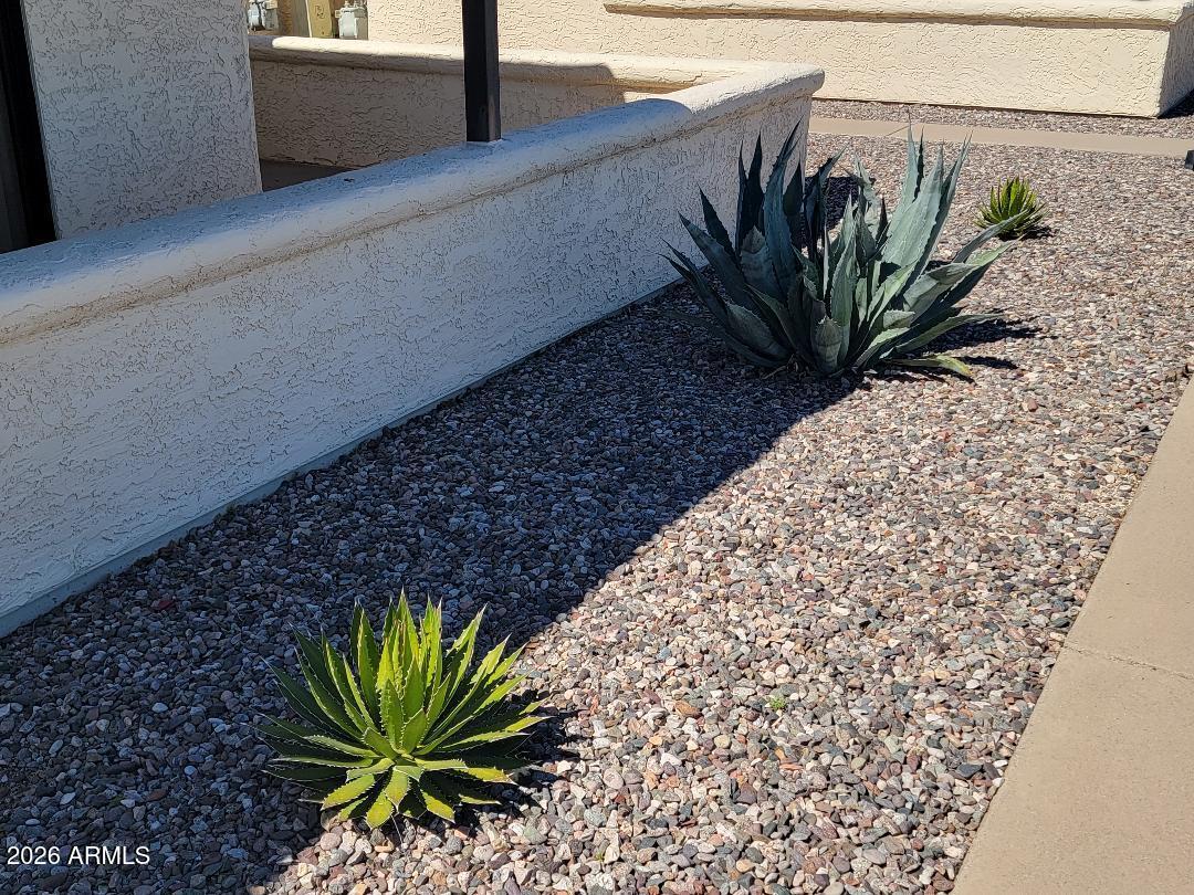 877 E LANCASTER Circle