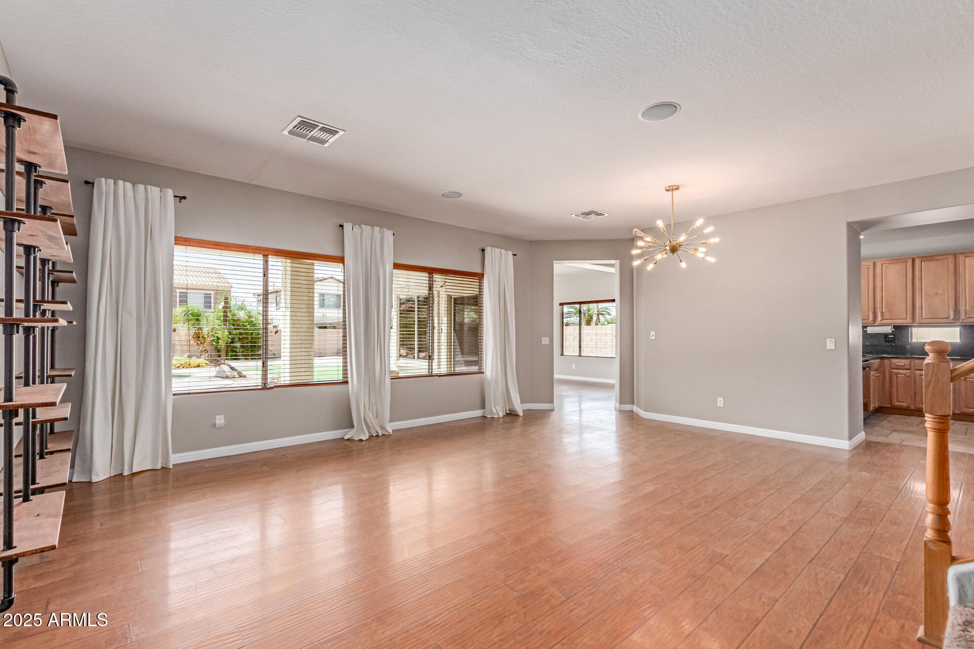 15683 W MINNEZONA Avenue