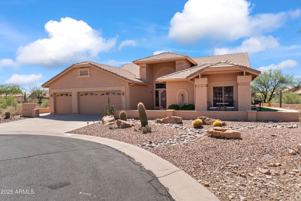Photo of 8724 E Sonoran Way, Gold Canyon, AZ 85118 (MLS # 6913458)