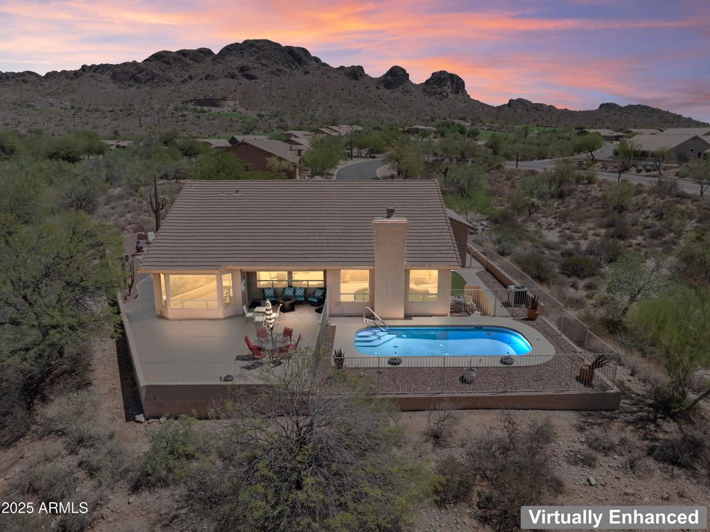 Photo of 8724 E Sonoran Way, Gold Canyon, AZ 85118 (MLS # 6913458)