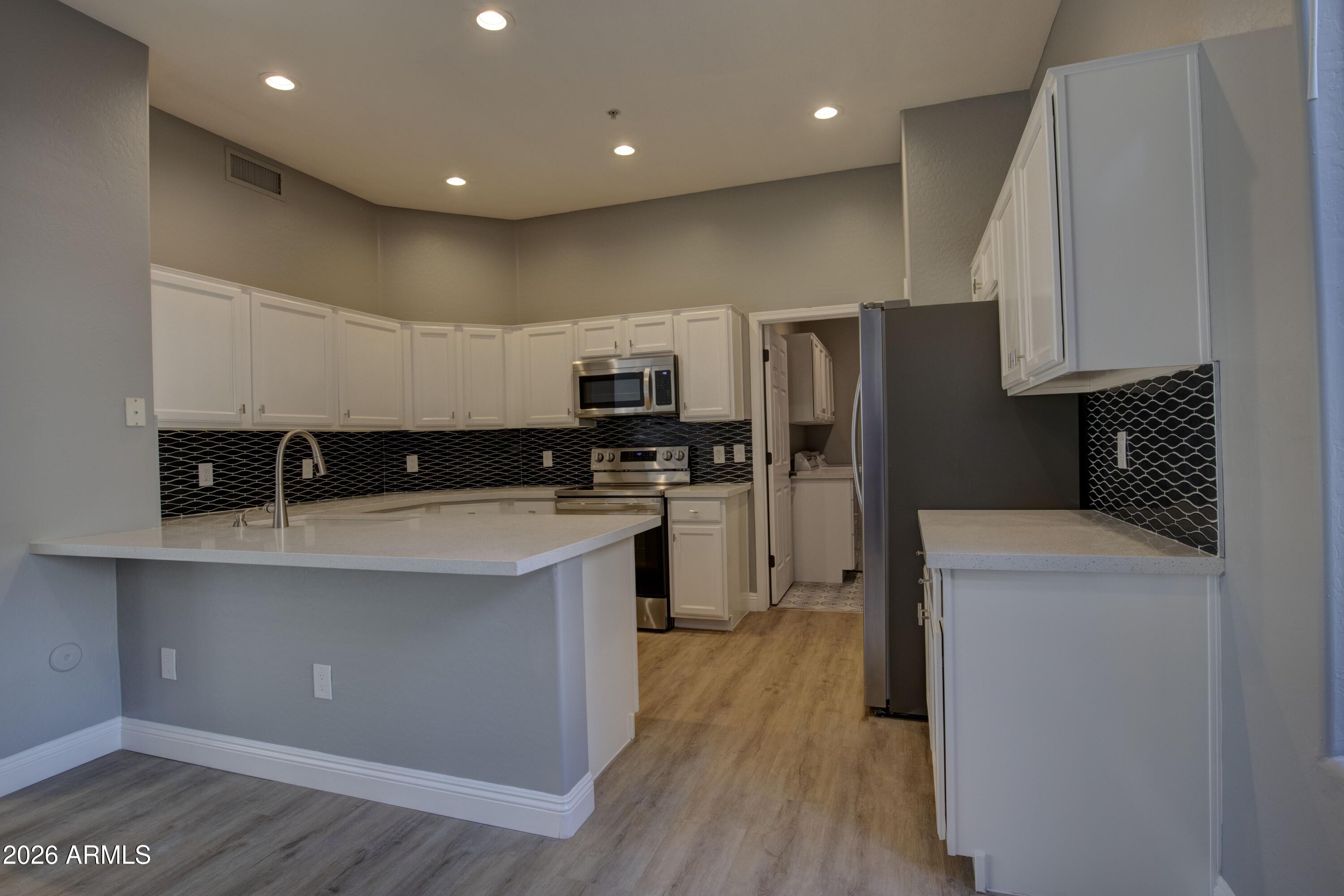 16420 N THOMPSON PEAK Parkway 1043