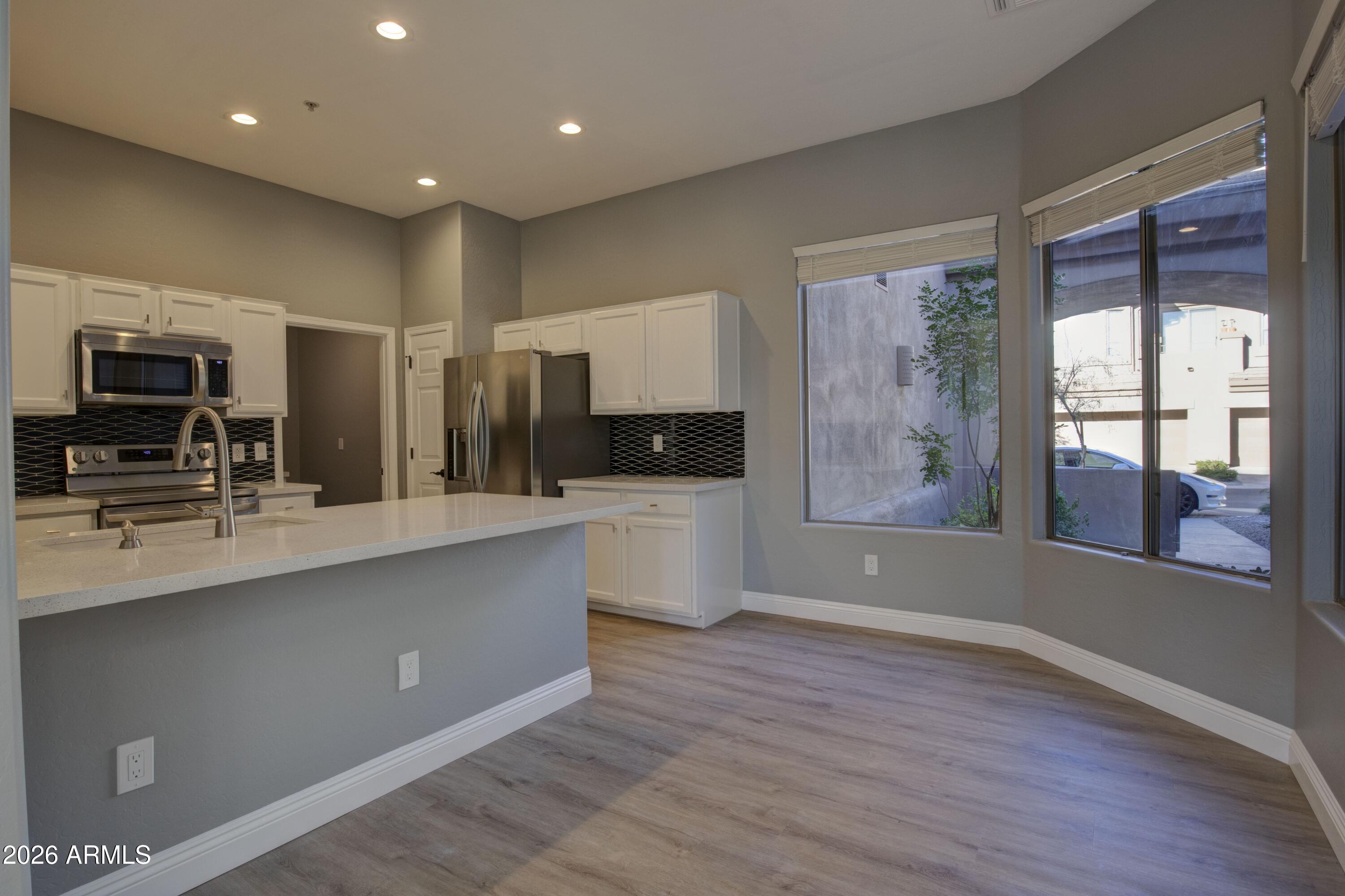 16420 N THOMPSON PEAK Parkway 1043