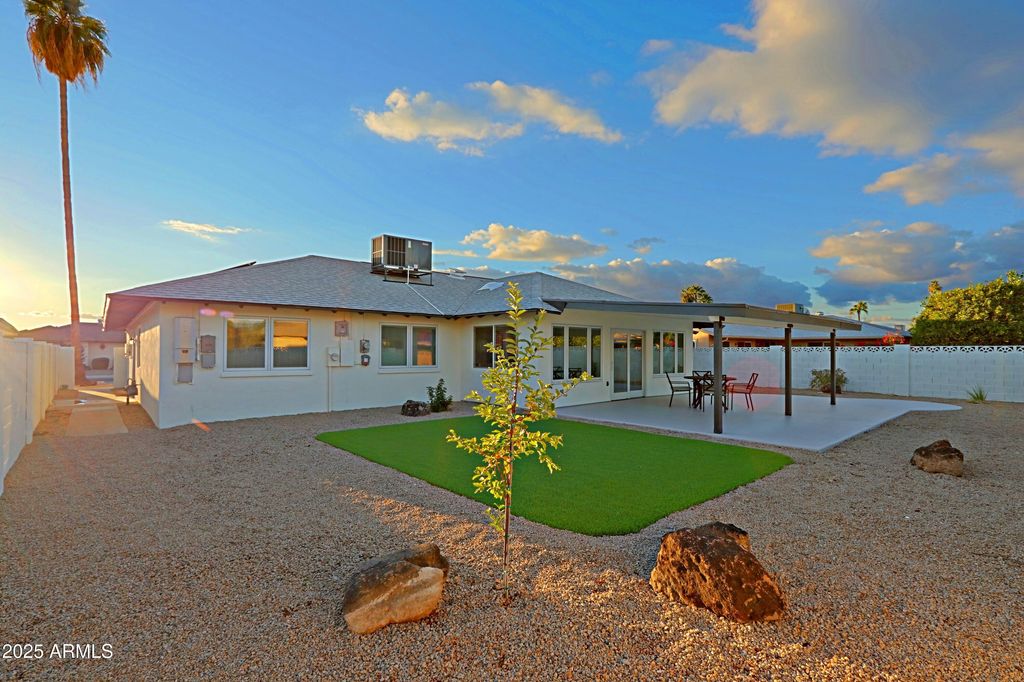 Photo of 10511 W Kingswood Circle, Sun City, AZ 85351 (MLS # 6948200)