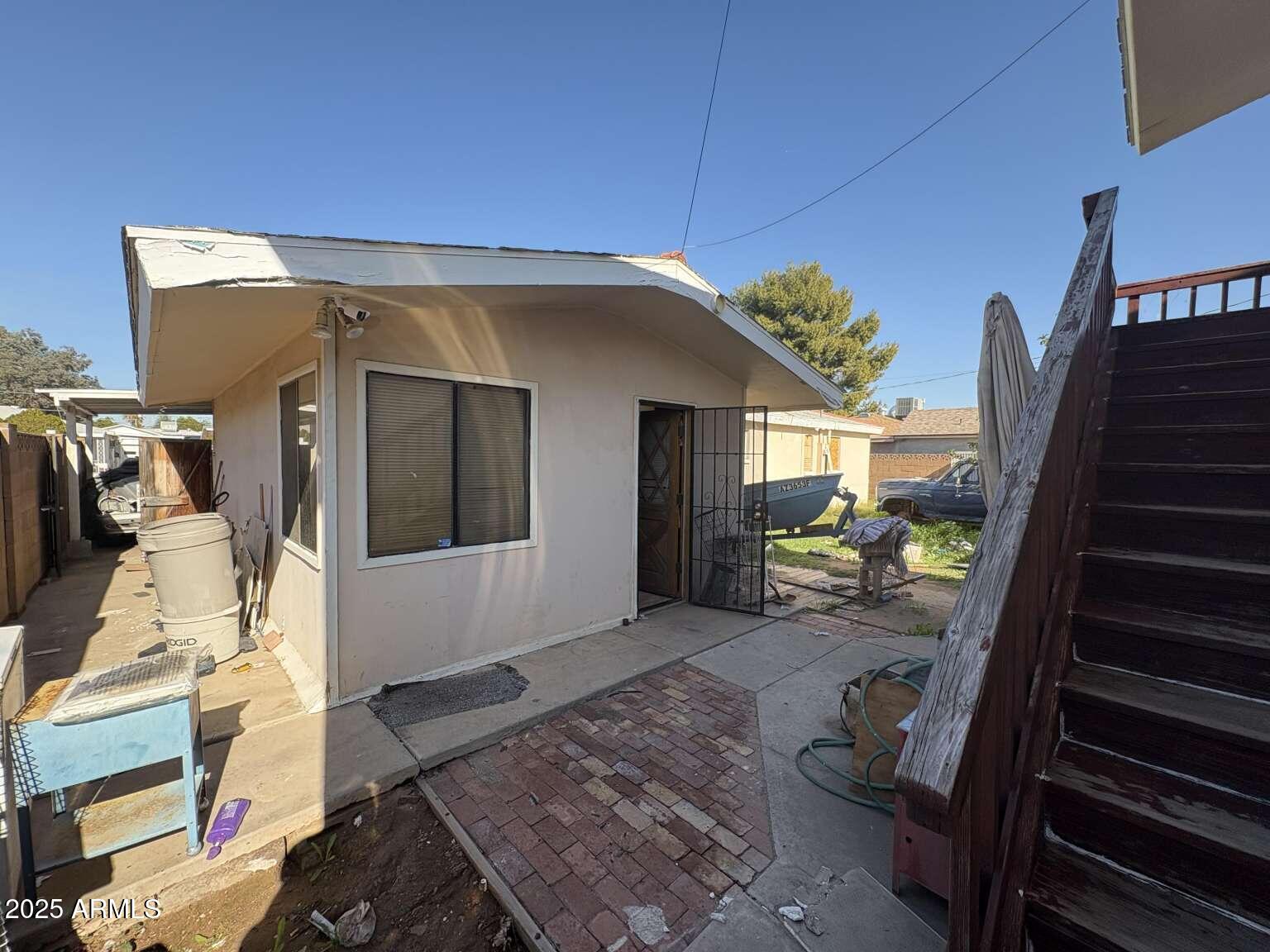 2927 W SAN MIGUEL Avenue