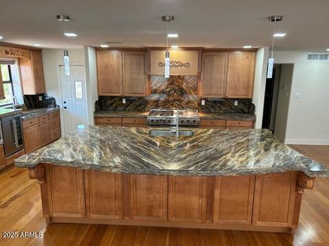 Photo of 2221 E Vista Avenue, Phoenix, AZ 85020 (MLS # 6913638)