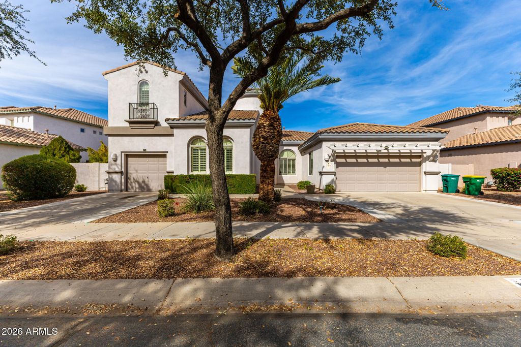 Photo of 724 W Mesquite Lane, Litchfield Park, AZ 85340 (MLS # 6954559)