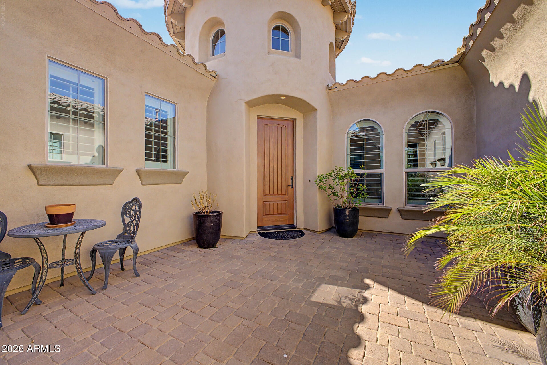 3916 E BEECHNUT Place
