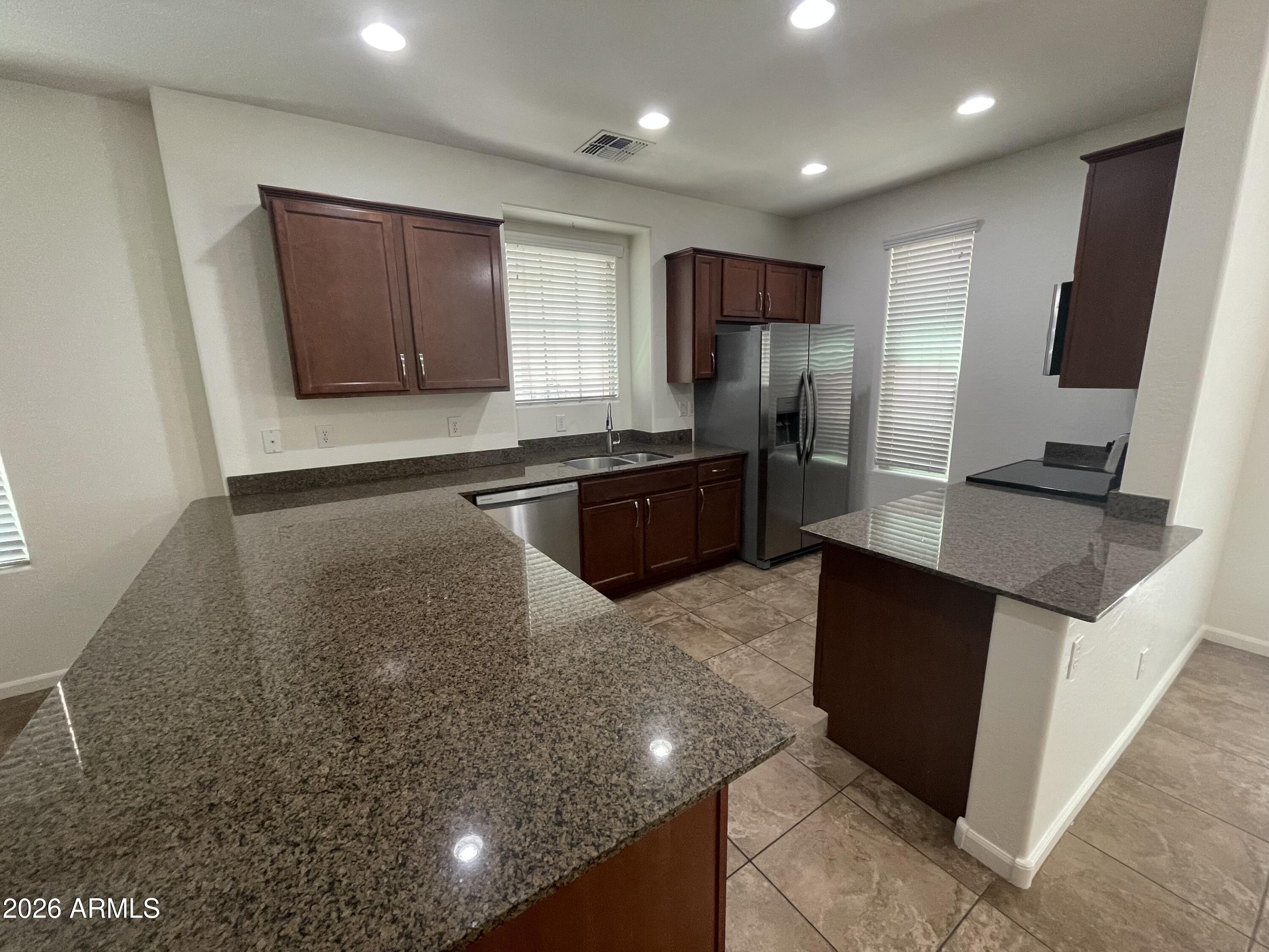3365 E CONSTITUTION Drive
