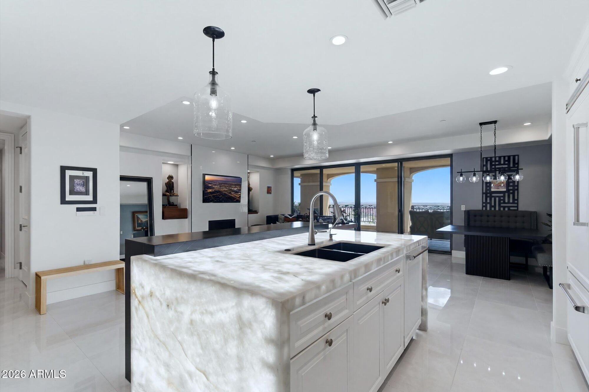 SCOTTSDALE WATERFRONT RESIDENCES - Residential