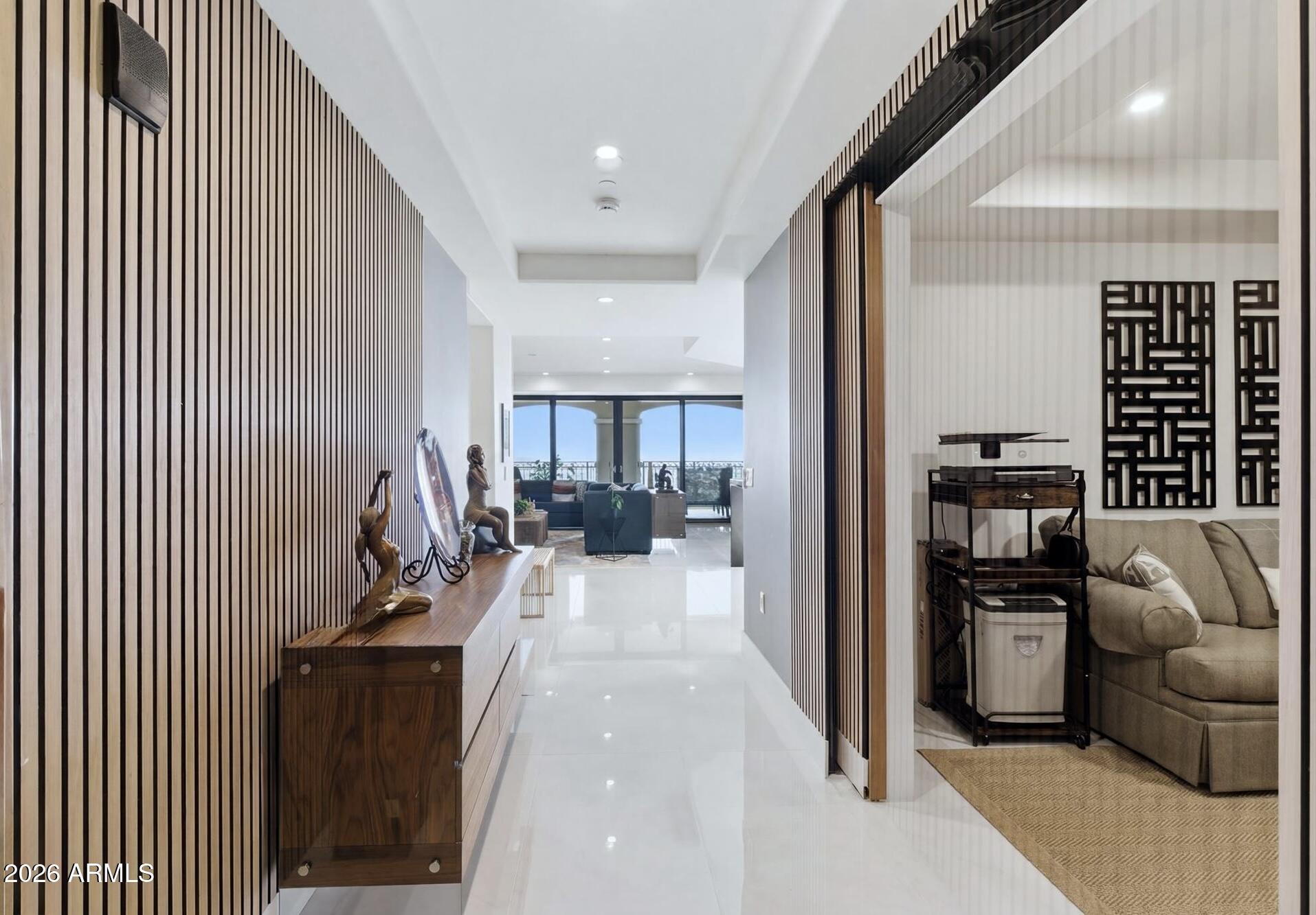 SCOTTSDALE WATERFRONT RESIDENCES - Residential