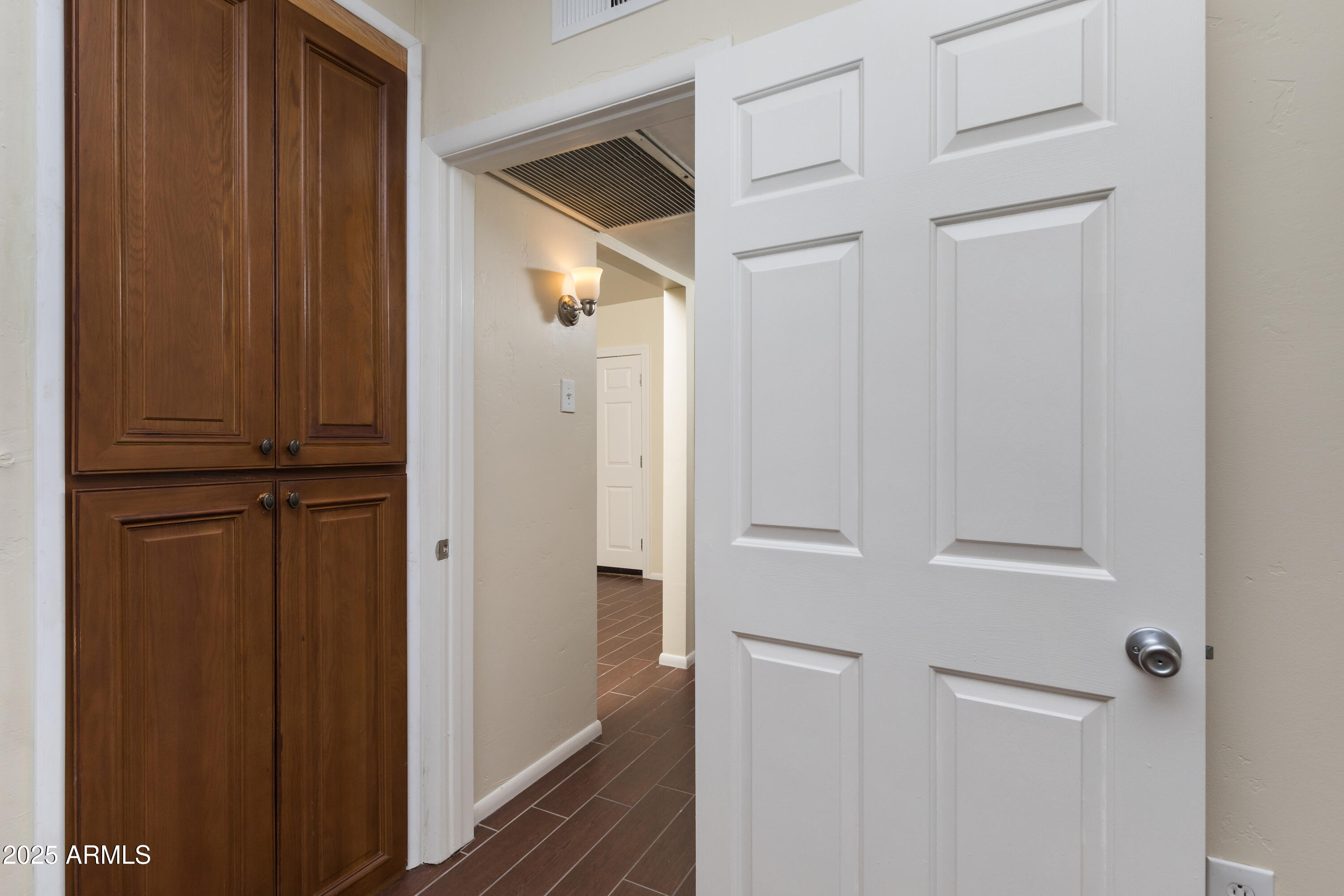 1646 E Indianola Avenue 1