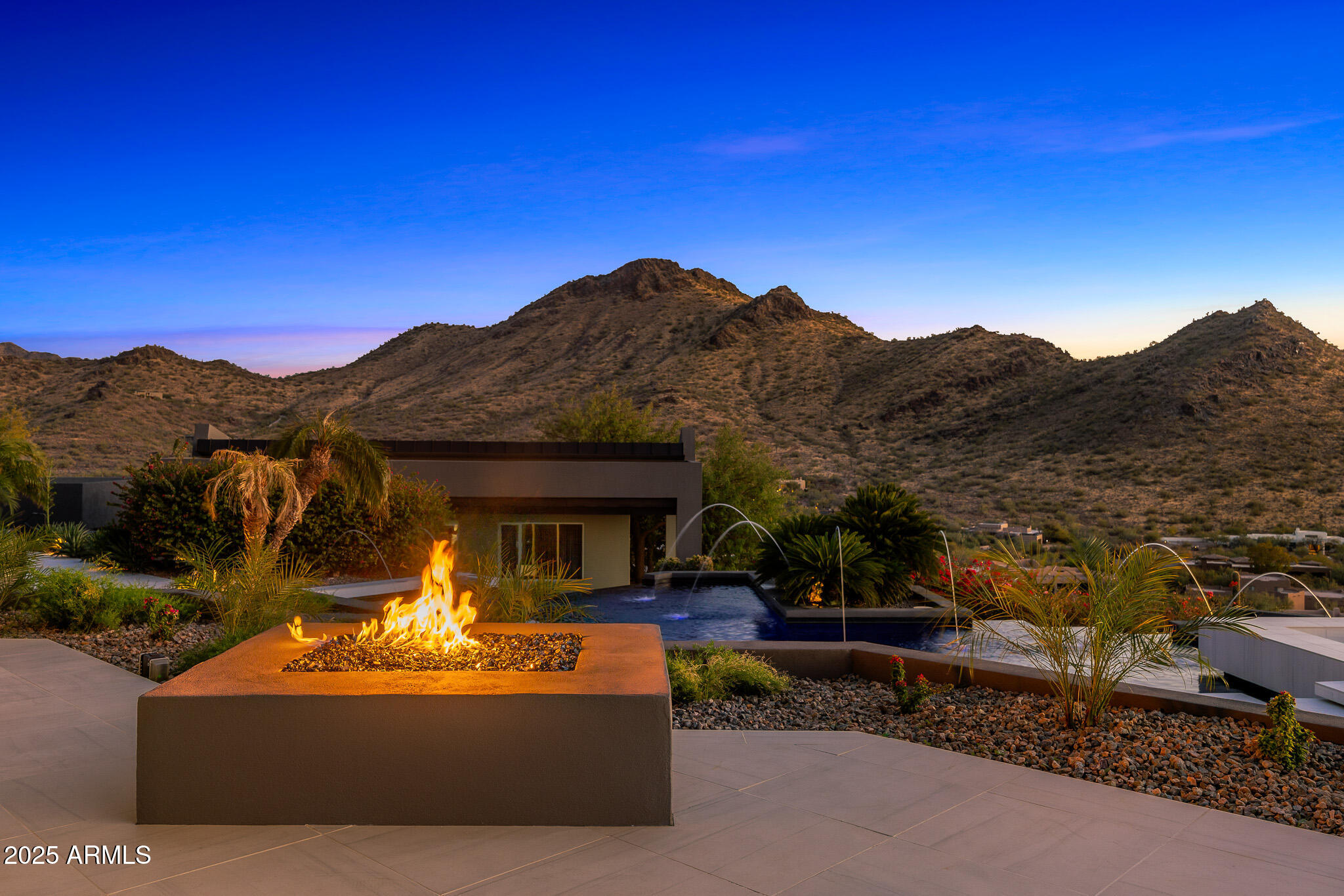 10324 E CALLE DE LAS BRISAS --