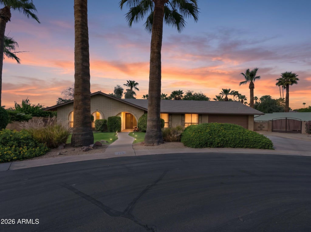 Photo of 325 W Alegre Drive, Litchfield Park, AZ 85340 (MLS # 7079094)