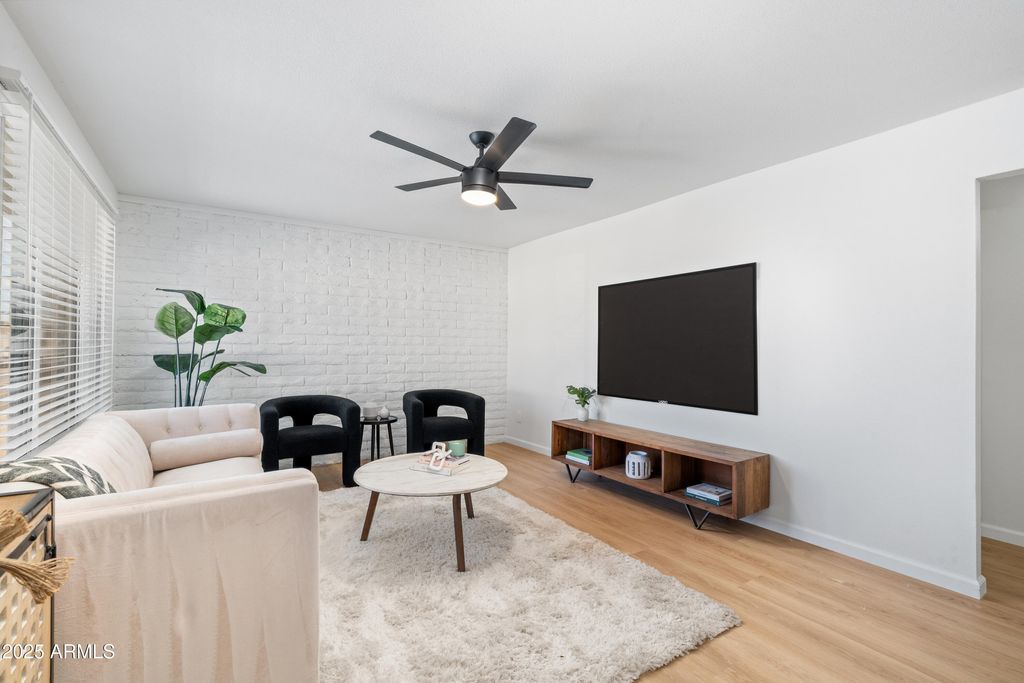Photo of 414 W Santa Cruz Drive, Tempe, AZ 85282 (MLS # 6911758)