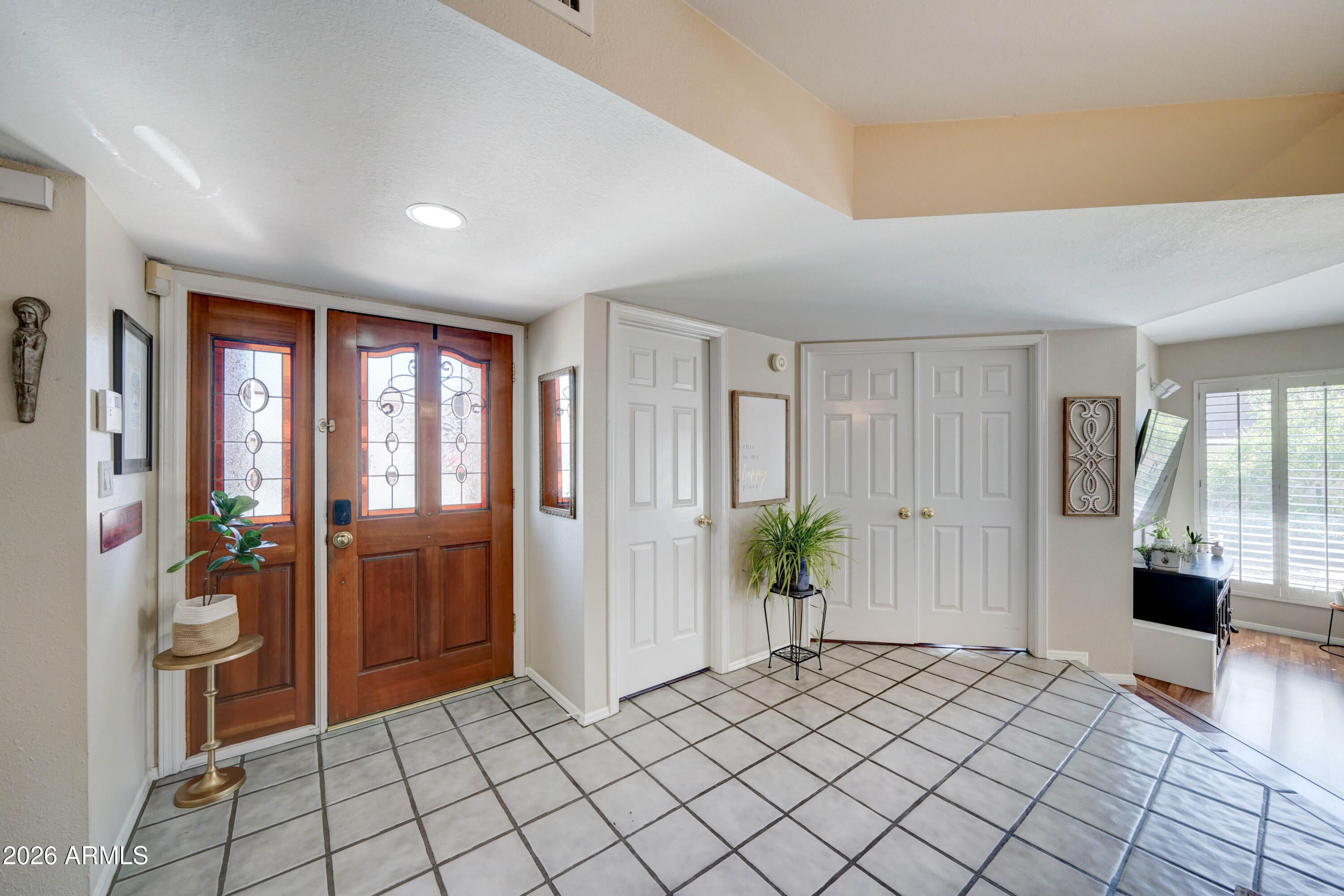 2511 E SHAW BUTTE Drive