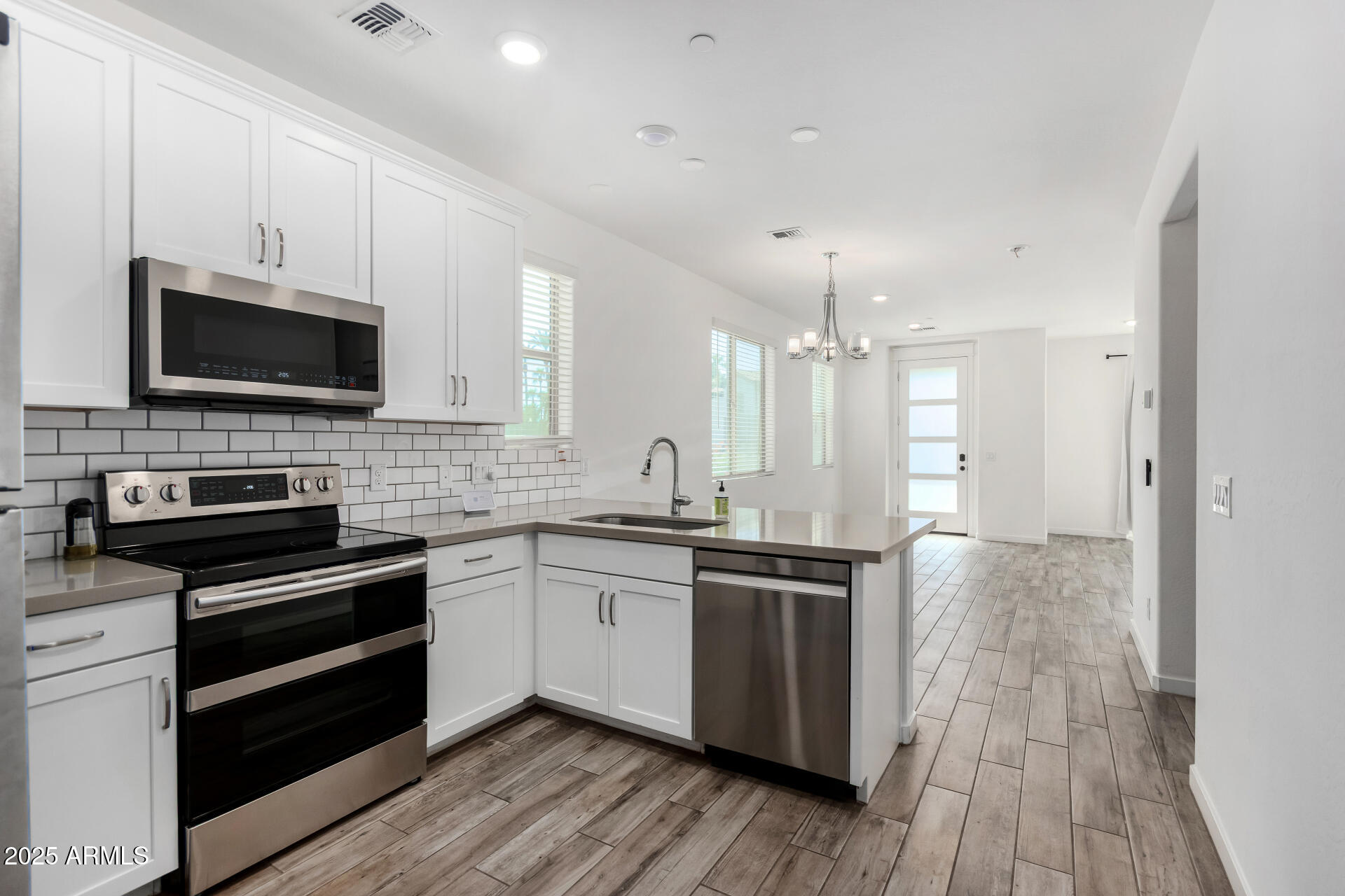 300 N GILA SPRINGS Boulevard 144