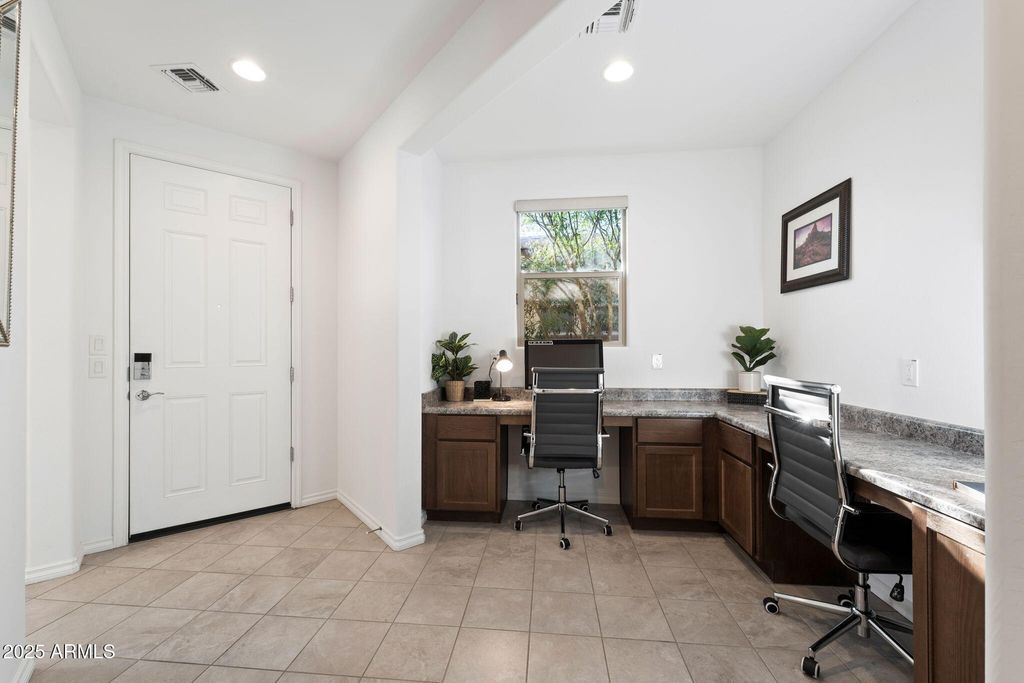 Photo of 678 E Cobble Stone Drive, Queen Creek, AZ 85140 (MLS # 7014534)