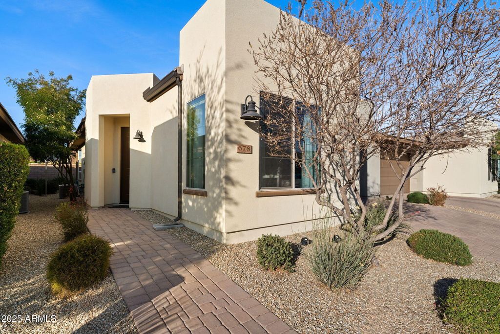 Photo of 678 E Cobble Stone Drive, Queen Creek, AZ 85140 (MLS # 7014534)