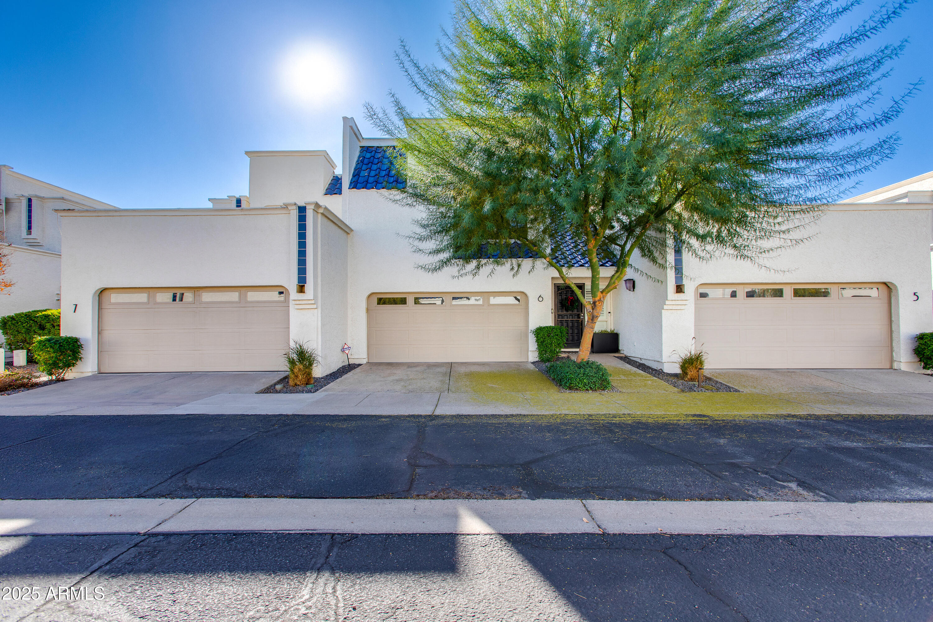 10 W GEORGIA Avenue 6