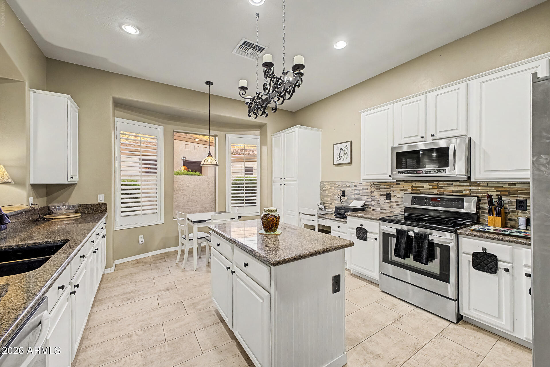 6950 W ROSE GARDEN Lane